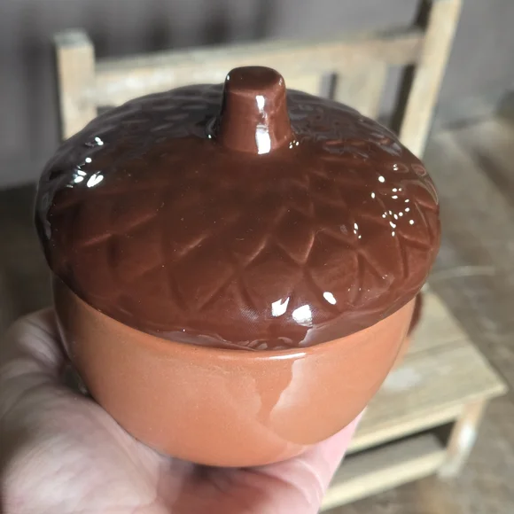 Hand Crafted Ceramic Acorn Candle with Lid - Picture 2 of 4